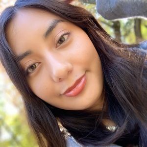 Meet your Posher, Krystel